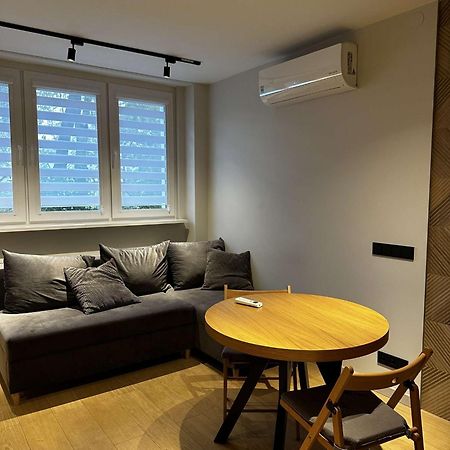 Apartament- Metro Trocka Varsovia Exterior foto